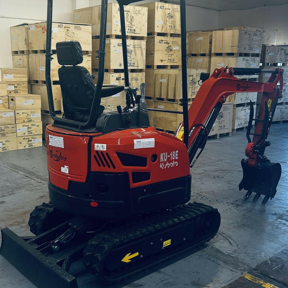 1.8 Ton Mini Excavator Kubota 13.5HP 3-Cylinder Diesel | KU18E