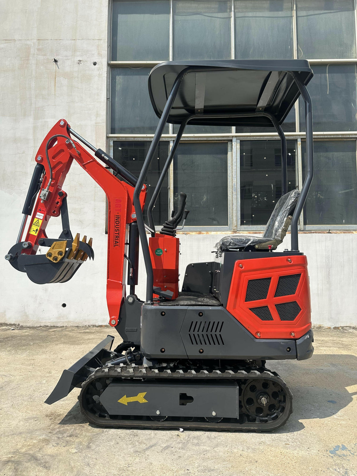 1 Ton Mini Excavator B&S 13.5HP Gasoline Engine | AGT-DJ14