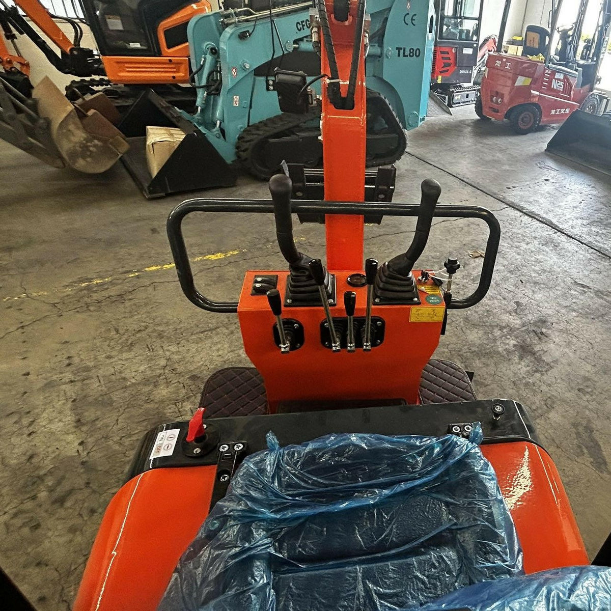 1 Ton Mini Excavator B&S 13.5HP Gasoline Engine | AGT-L12