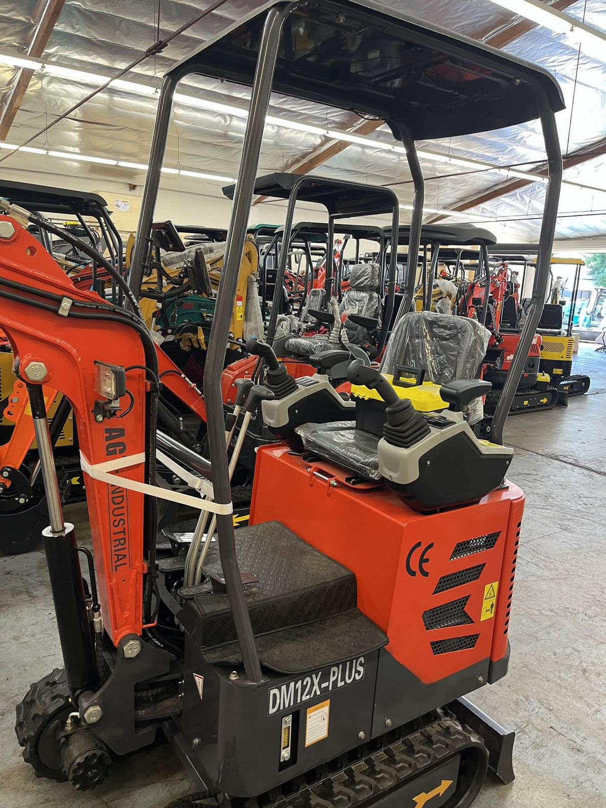 1.1 Ton Pro Mini Excavator EFI Engine w/ Two Speed & Pilot Control | DM12X-PLUS