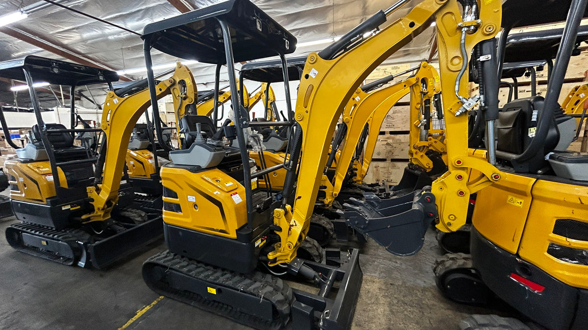 1.8 Ton Kubota Mini Excavator Retractable Tracks & 2-Speed Travel | AGT-SE17SR