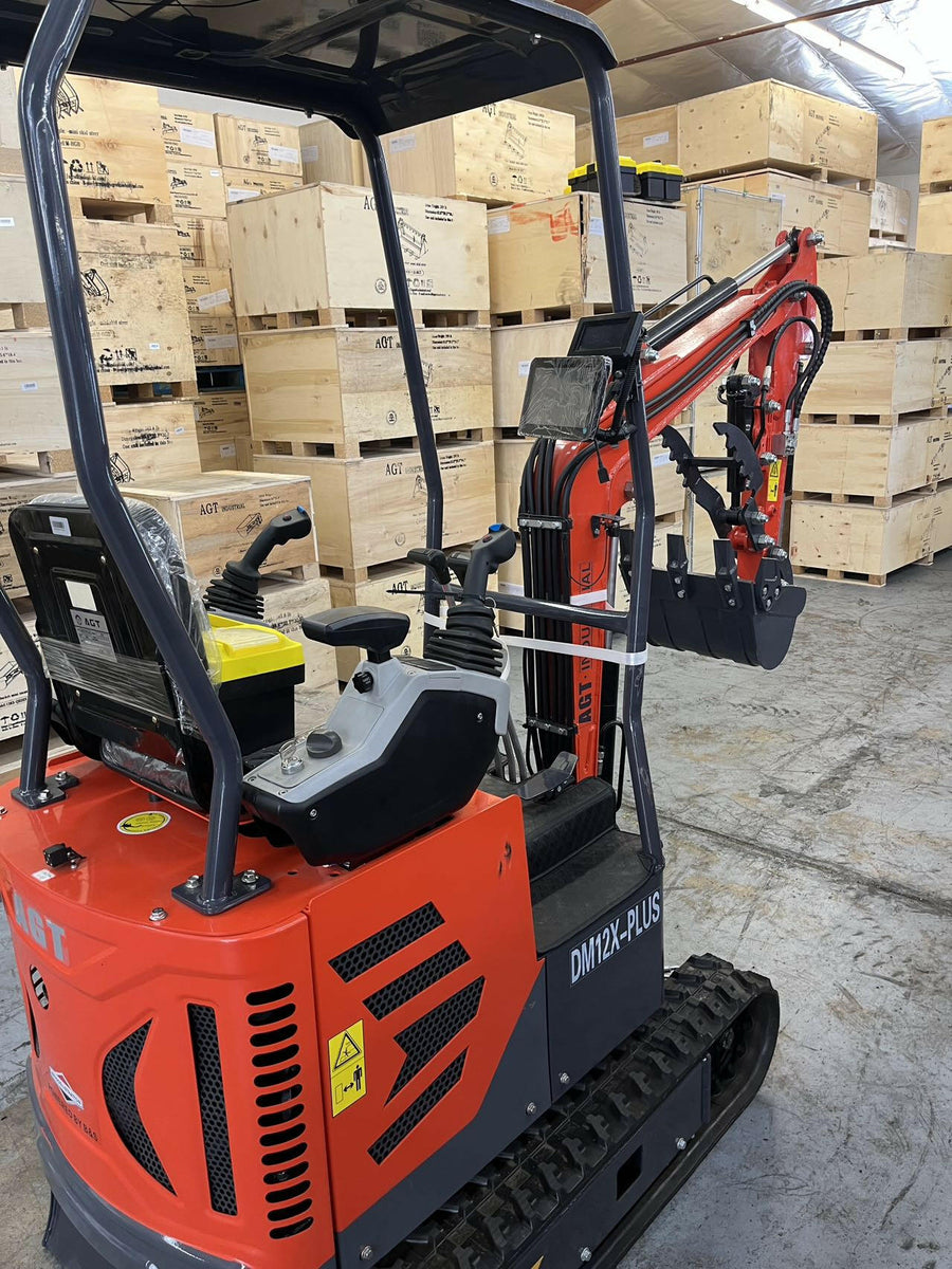 1.1 Ton Pro Mini Excavator EFI Engine w/ Two Speed & Pilot Control | DM12X-PLUS