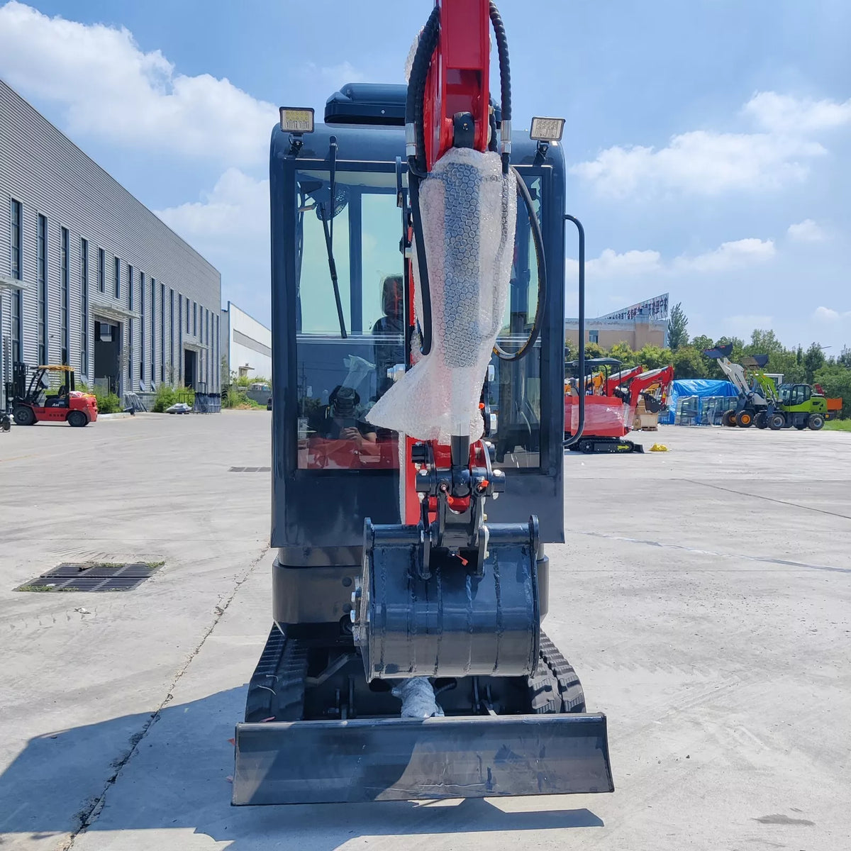 2 Ton New Mini Excavator Digger Tractor, EPA certified KUBOTA D902 Diesel Engine