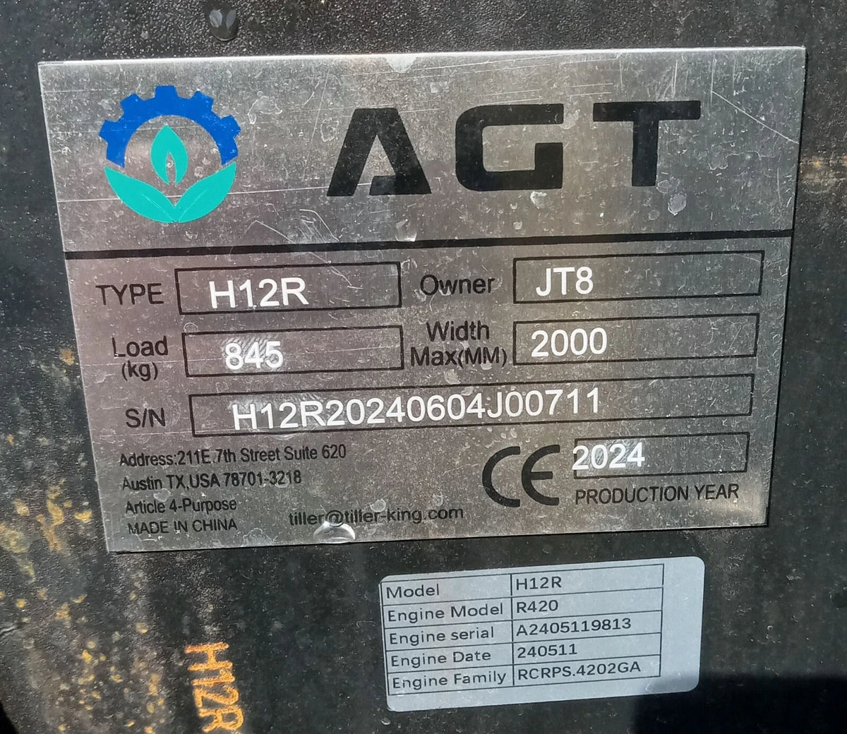 1 Ton Mini Excavator Rato 13.5HP EPA w/ Hydraulic Thumb | AGT-H12R
