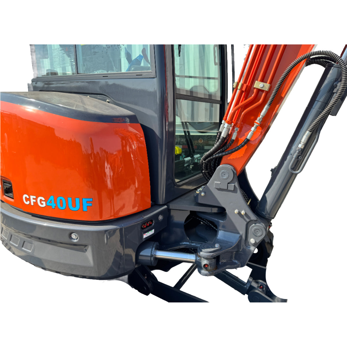 4 Ton Mini Excavator Kubota Diesel Engine w/ A/C & Thumb | CFG-40UF