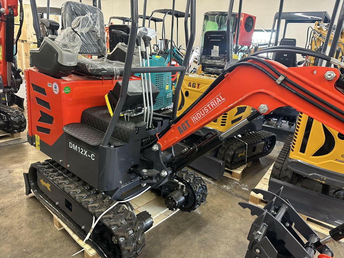 1 Ton, Upgraded Mini Excavator w/ Pilot Control & Swing Boom & Hydraulic Thumb | DM12X-C