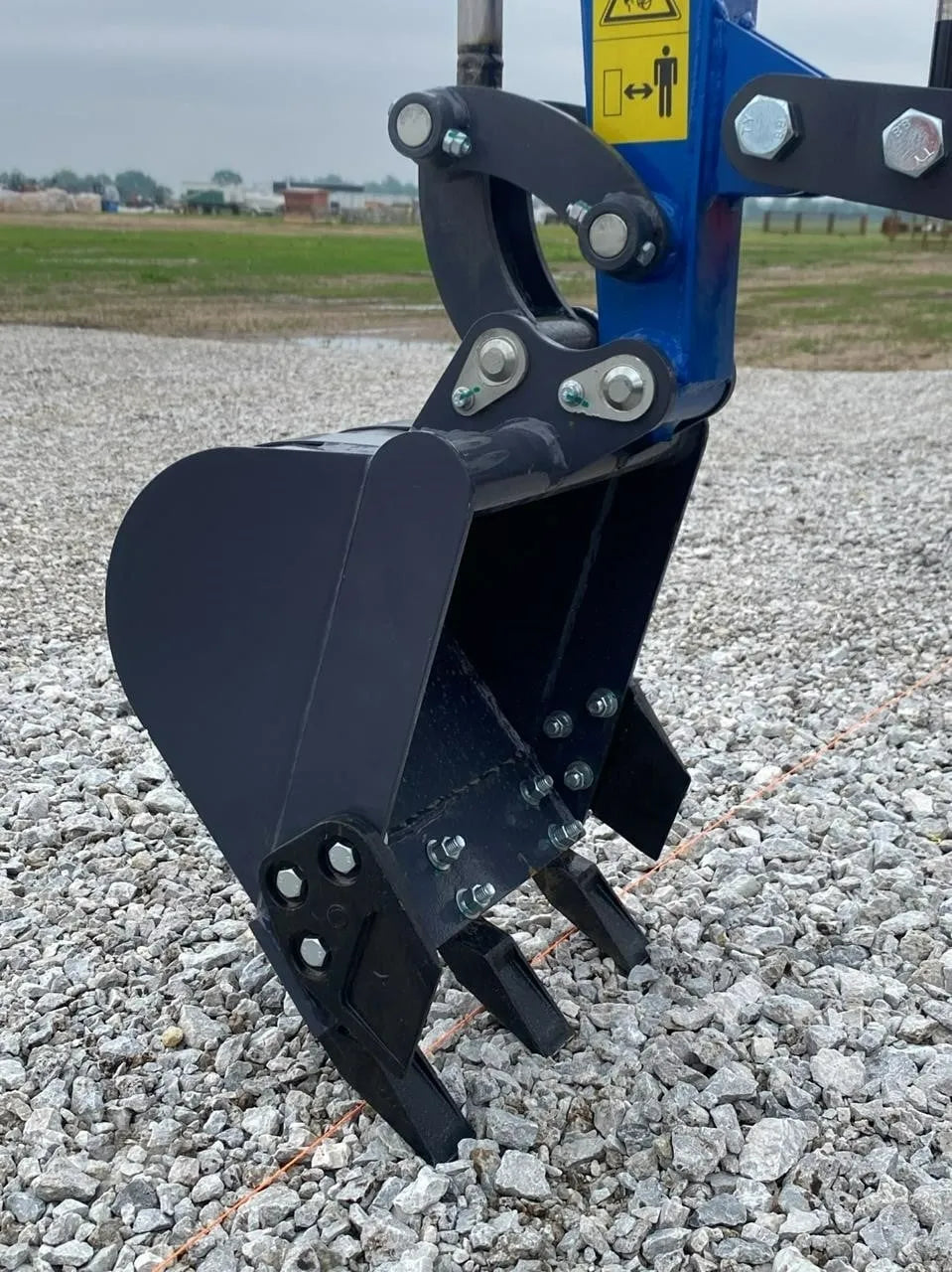 2 Ton Mini Excavator Yanmar Diesel Retractable Tracks & Pilot Control | DM20YM