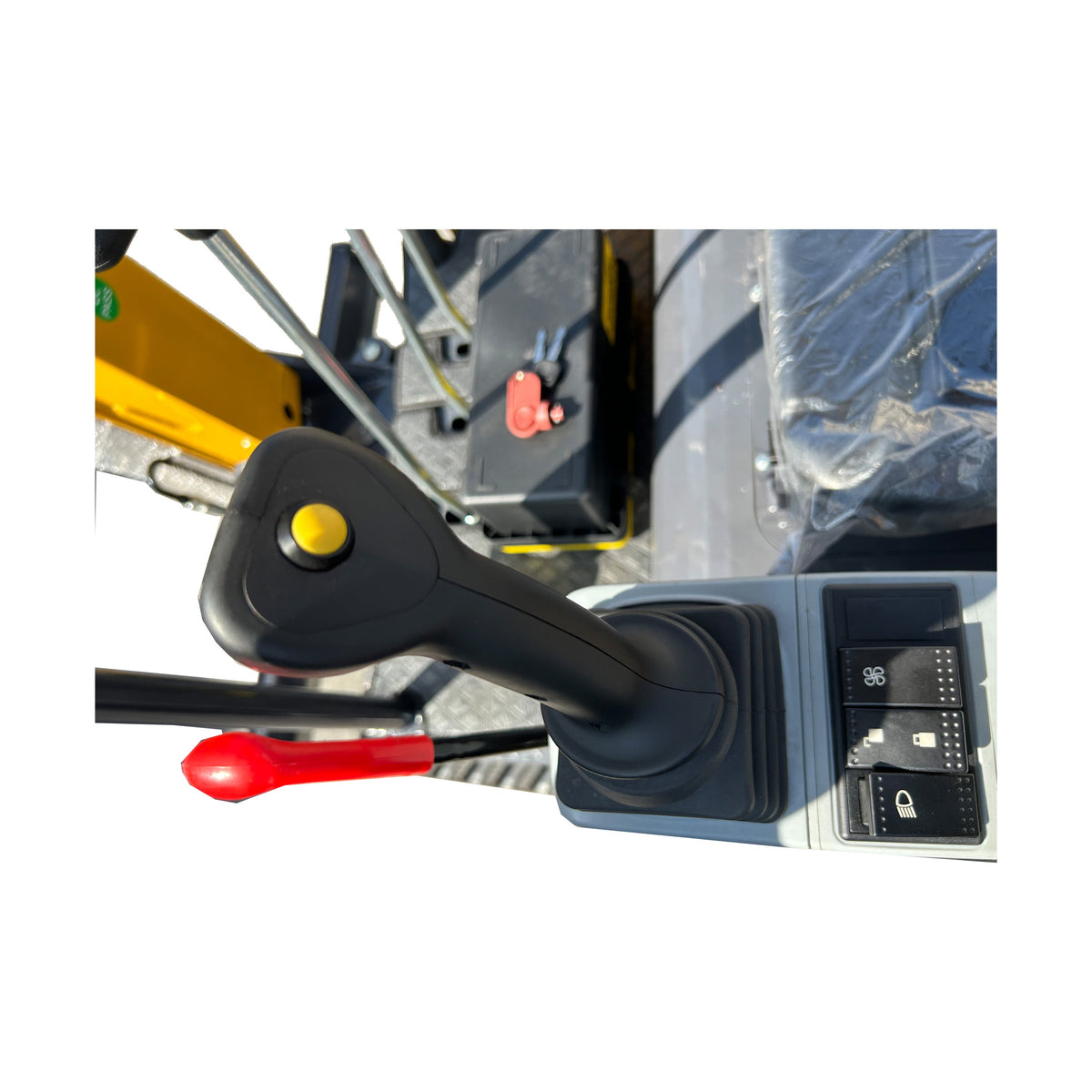 1.1 Ton Mini Excavator Rato 28HP Engine w/ Pilot Control & Thumb | MX50R
