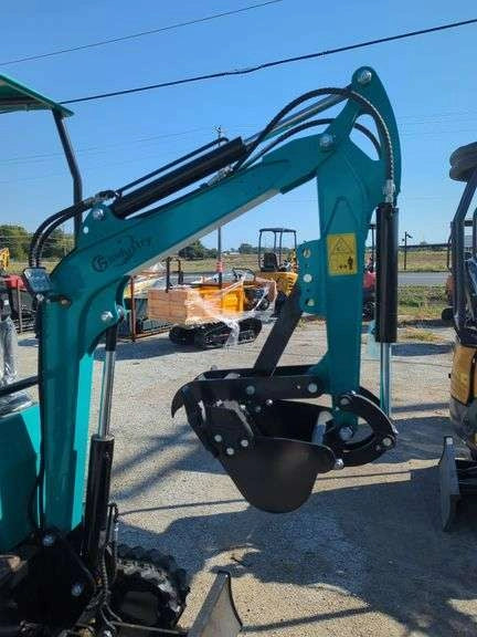 1 Ton Mini Excavator Rato 13.5HP Gas Digger w/ 16" Bucket & Fixed Thumb | QH12R