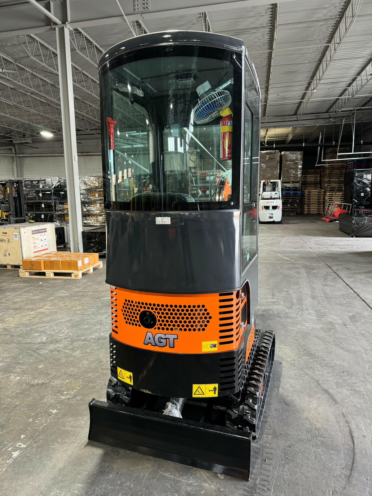 1 Ton Mini Excavator Rato 13HP Engine w/ Enclosed Cab | QH13R