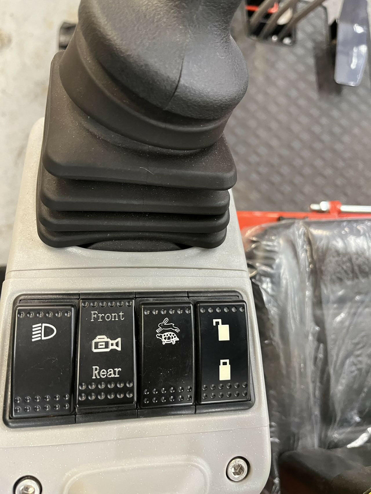 1.1 Ton Pro Mini Excavator EFI Engine w/ Two Speed & Pilot Control | DM12X-PLUS