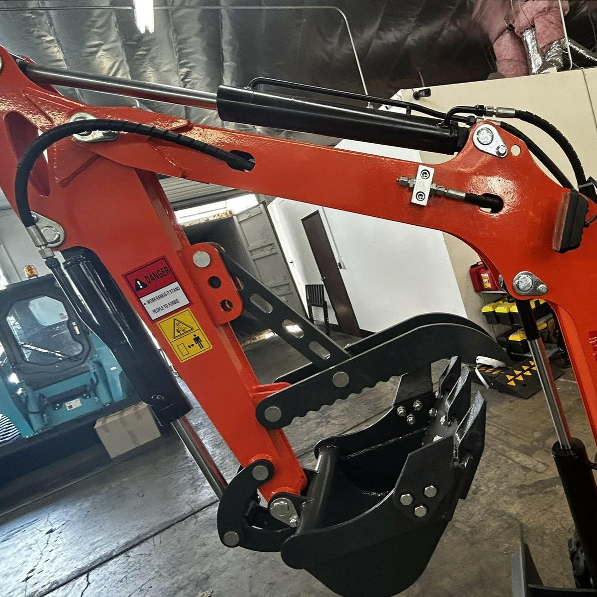 1 Ton Mini Excavator B&S 13.5HP Gasoline Engine | AGT-L12