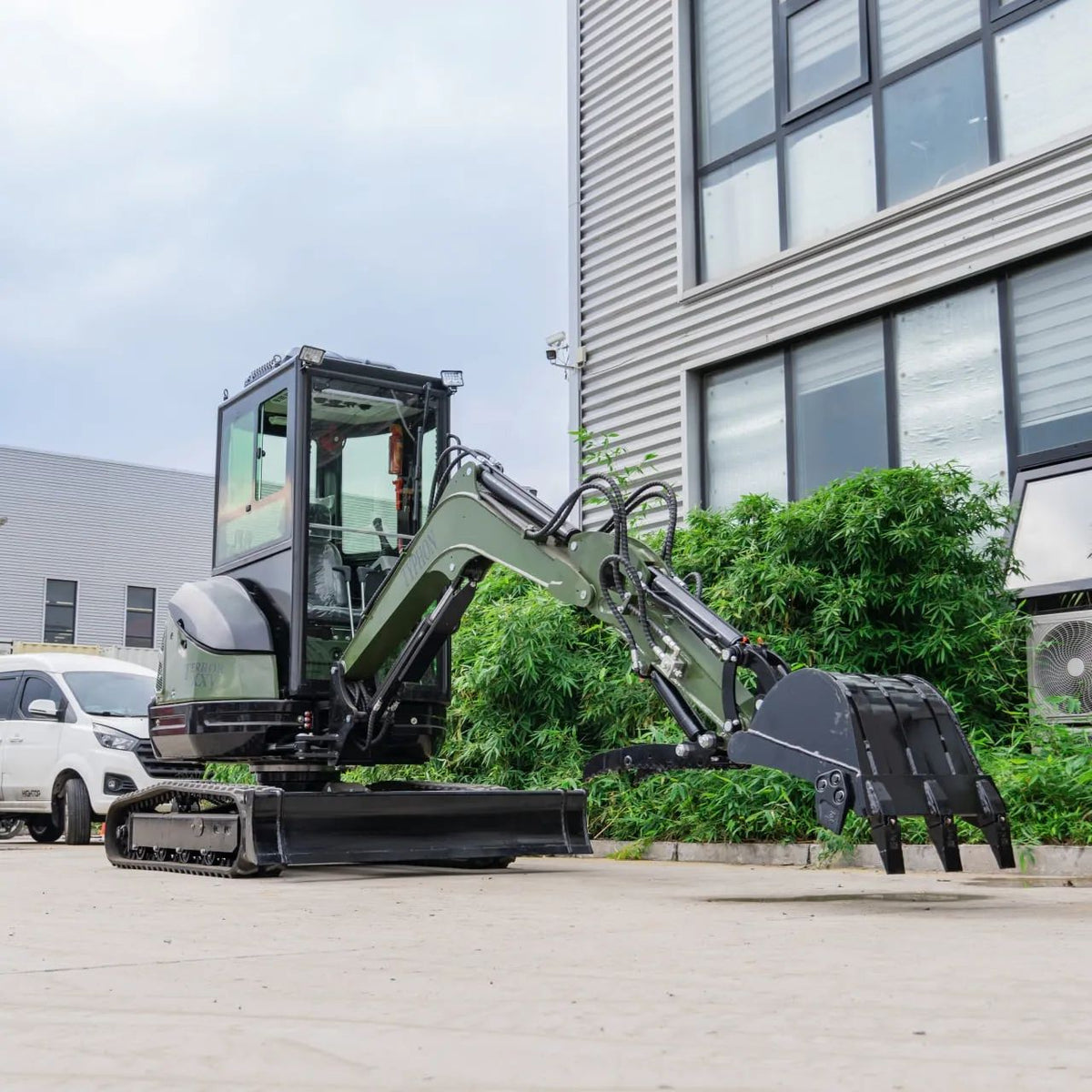 TYPHON TERROR XXV 2.7 Ton Mini Excavator 25.1HP Kubota D1105 Diesel AC Cabin