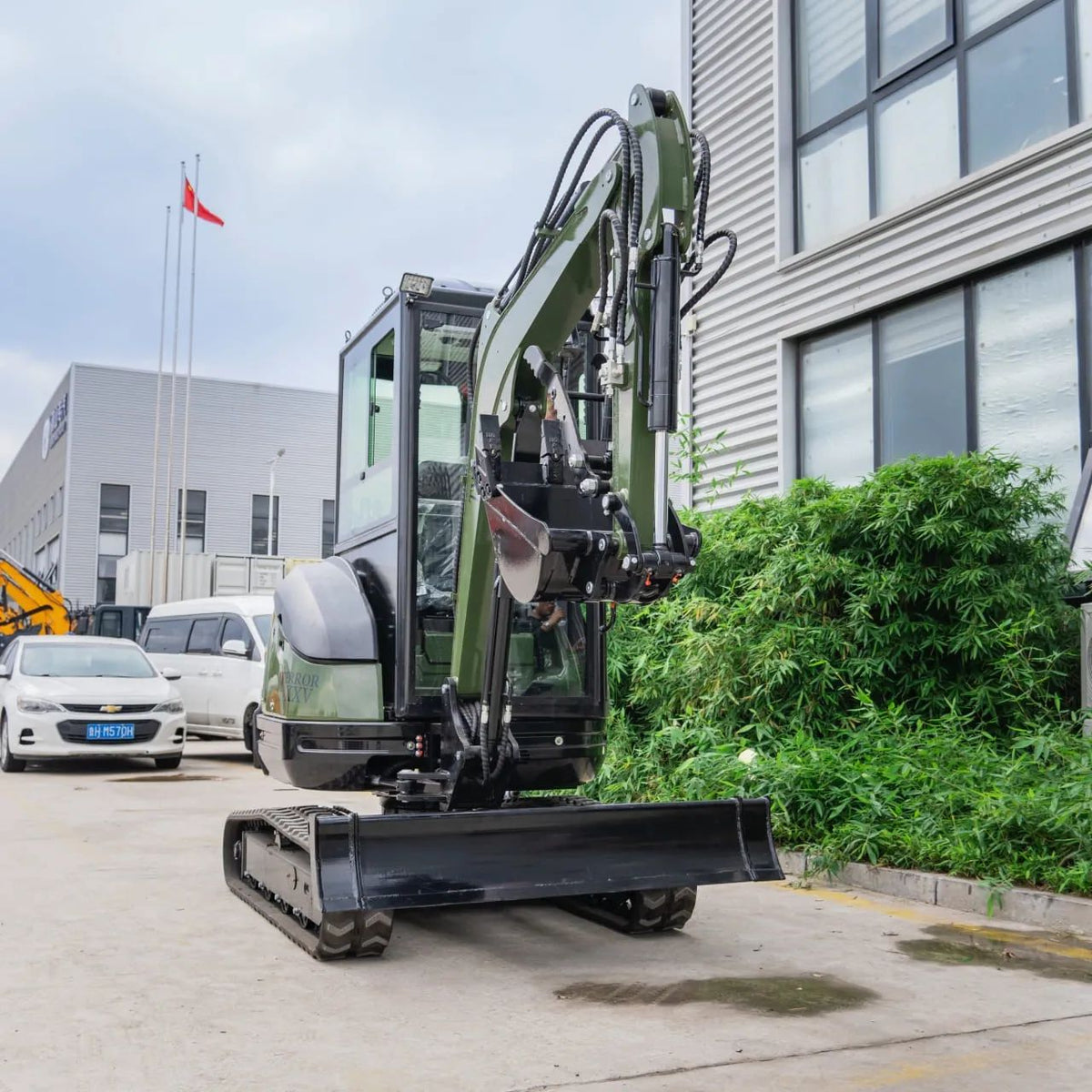 TYPHON TERROR XXV 2.7 Ton Mini Excavator 25.1HP Kubota D1105 Diesel AC Cabin