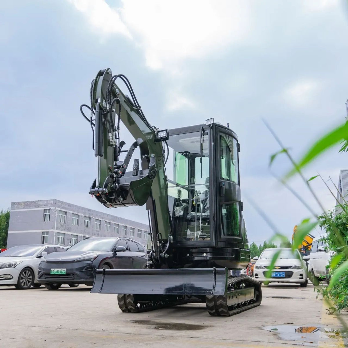 TYPHON TERROR XXV 2.7 Ton Mini Excavator 25.1HP Kubota D1105 Diesel AC Cabin