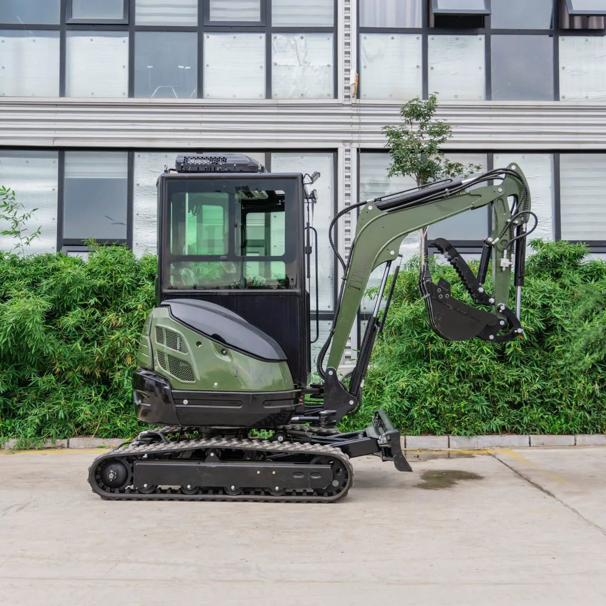 TYPHON TERROR XXV 2.7 Ton Mini Excavator 25.1HP Kubota D1105 Diesel AC Cabin