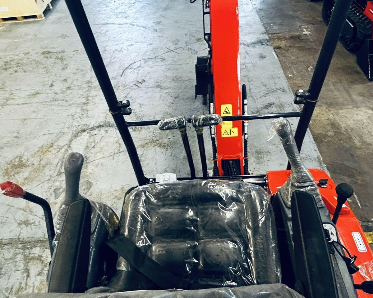 1.8 Ton Mini Excavator Kubota 13.5HP 3-Cylinder Diesel | KU18E