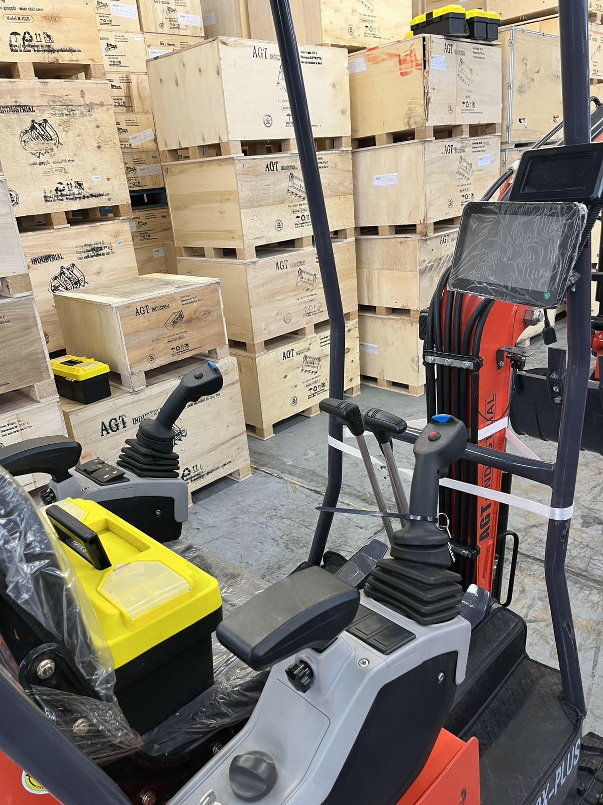 1.1 Ton Pro Mini Excavator EFI Engine w/ Two Speed & Pilot Control | DM12X-PLUS